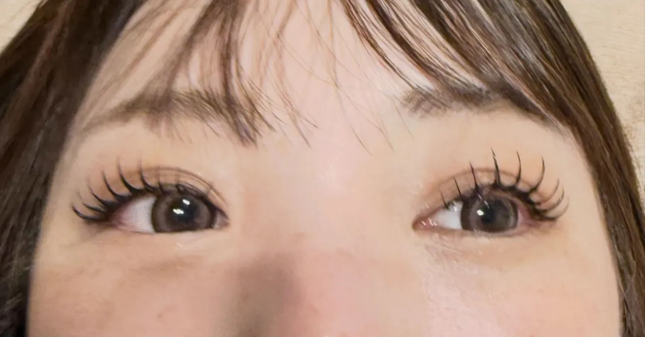 しっかりカールのエクステでぱっちりまつ毛🖤